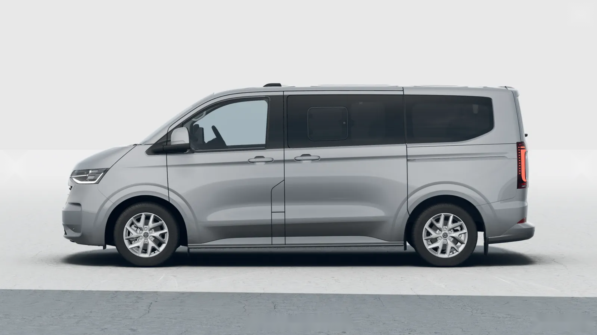 Volkswagen Transporter Shuttle T32 SWB Petrol 2.5 Ehybrid 232PS Minibus Style CVT 5 Plus